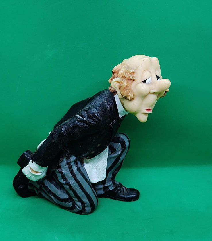 Vintage James the Butler wine bottle holder