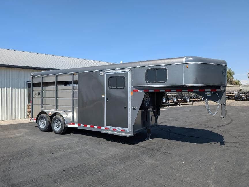 2026 Maverick Trailers GN 3 Horse Trailer Steel Frame Aluminum Skin