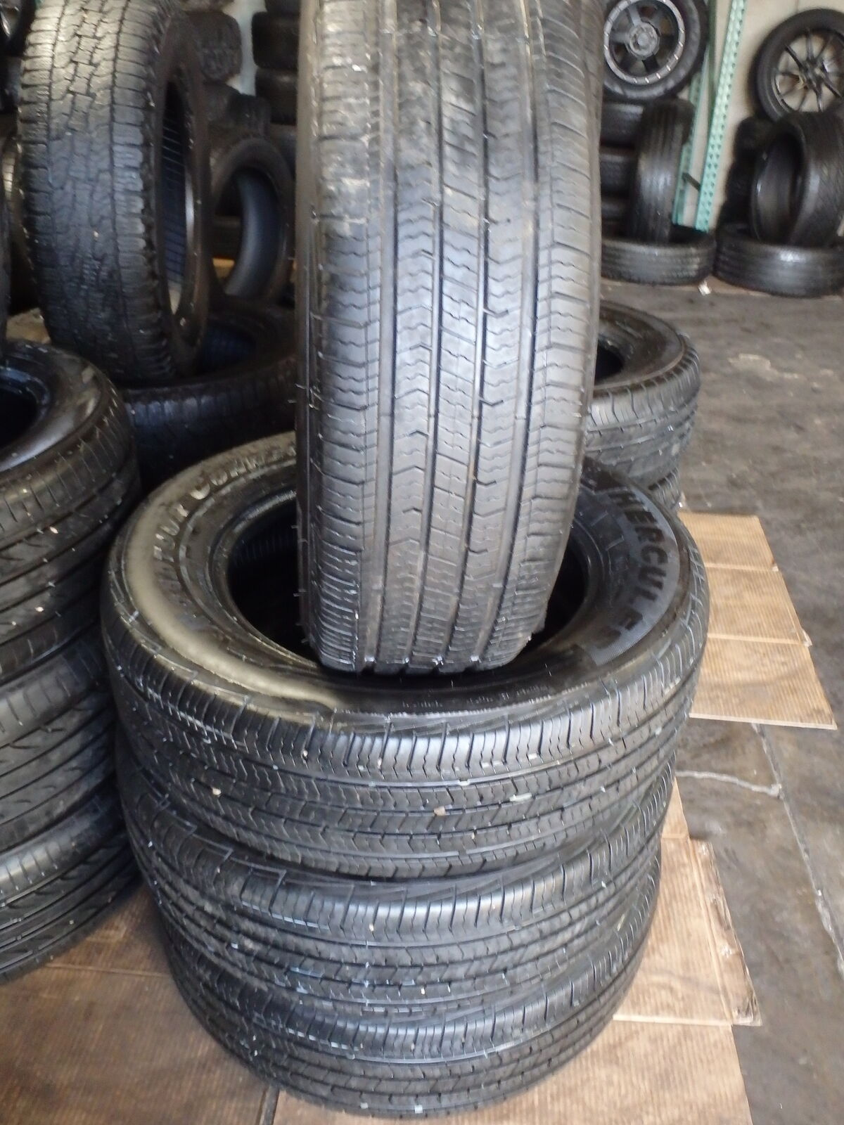 225/65R17 HERCULES ROADTOUR CONTACT PCU SET OF USED TIRES