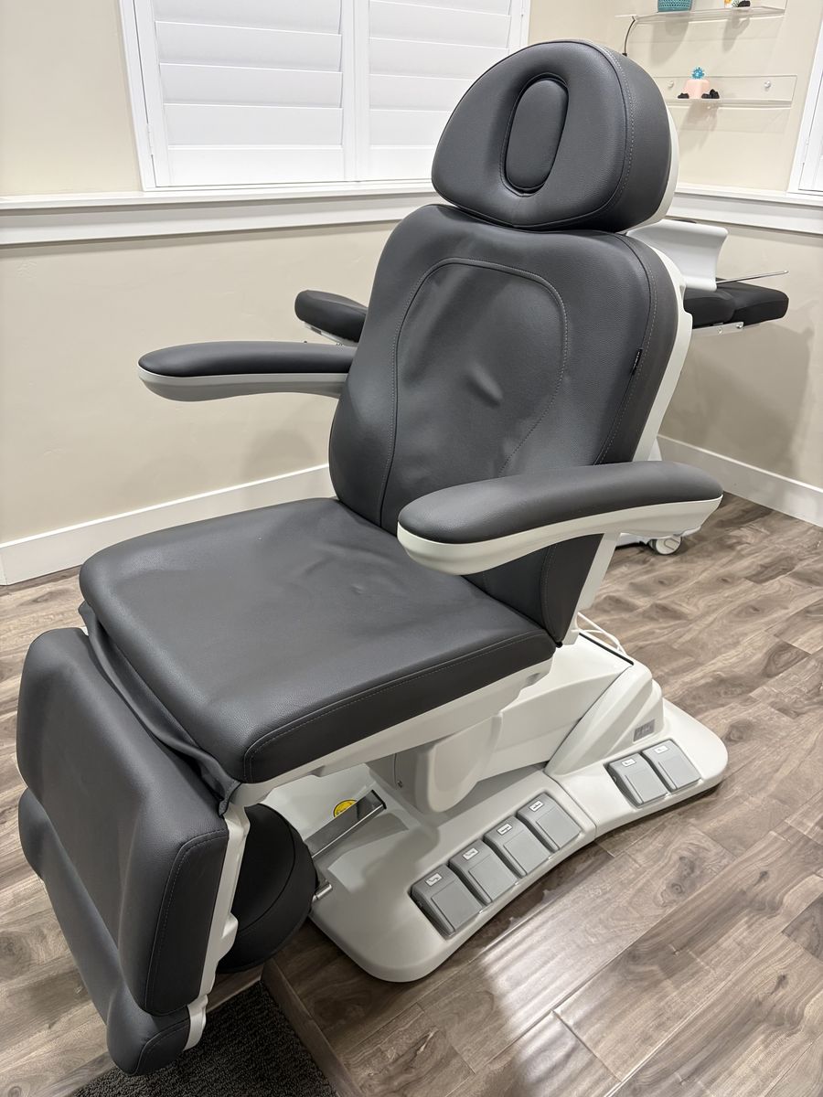 Medical Procedure Chair - Aesthetics