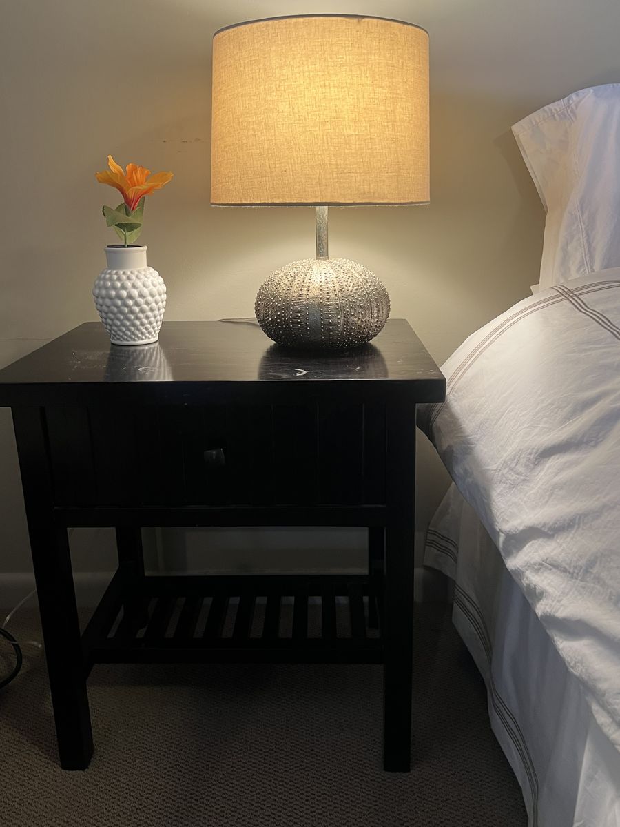 Night stand, lamp