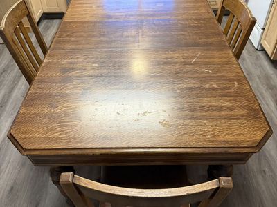 Dinning room table