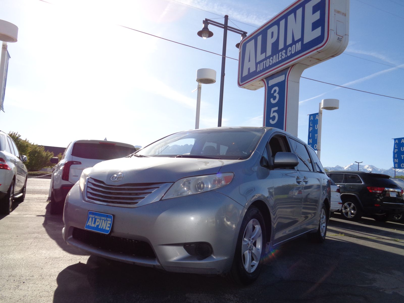 2015 TOYOTA SIENNA LE 8-Passenger