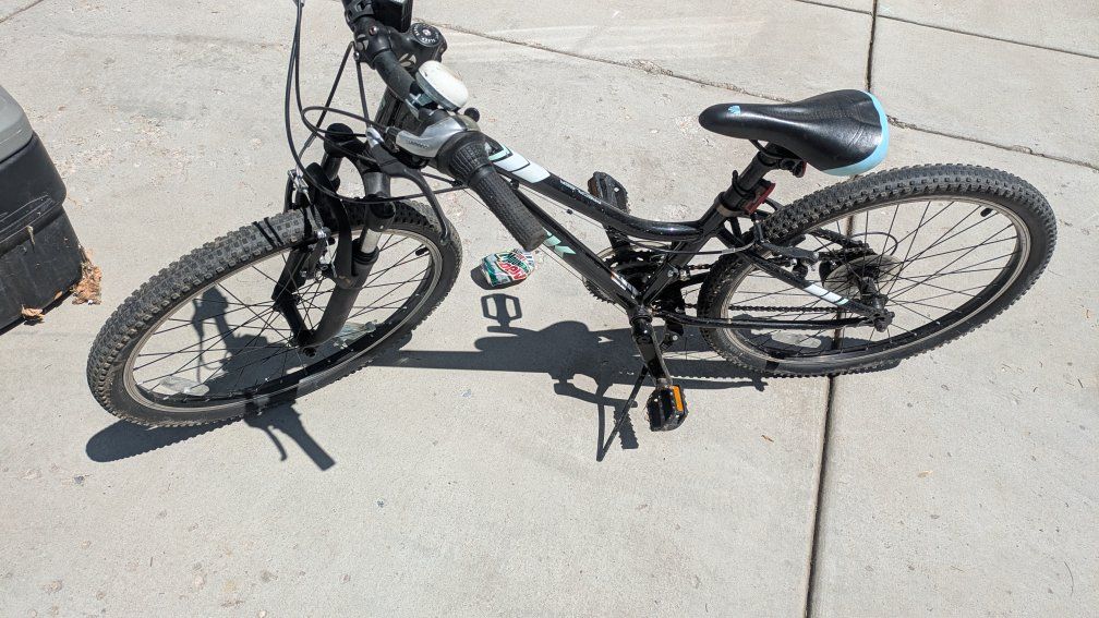 Kids Trek bike 6 speed