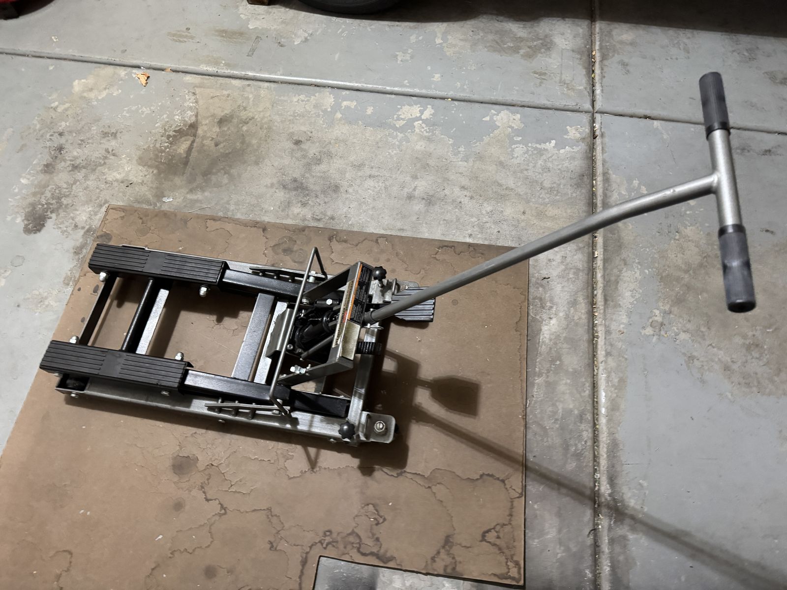 PITTSBURGH 1500 lb. Steel ATV/Motorcycle Lift