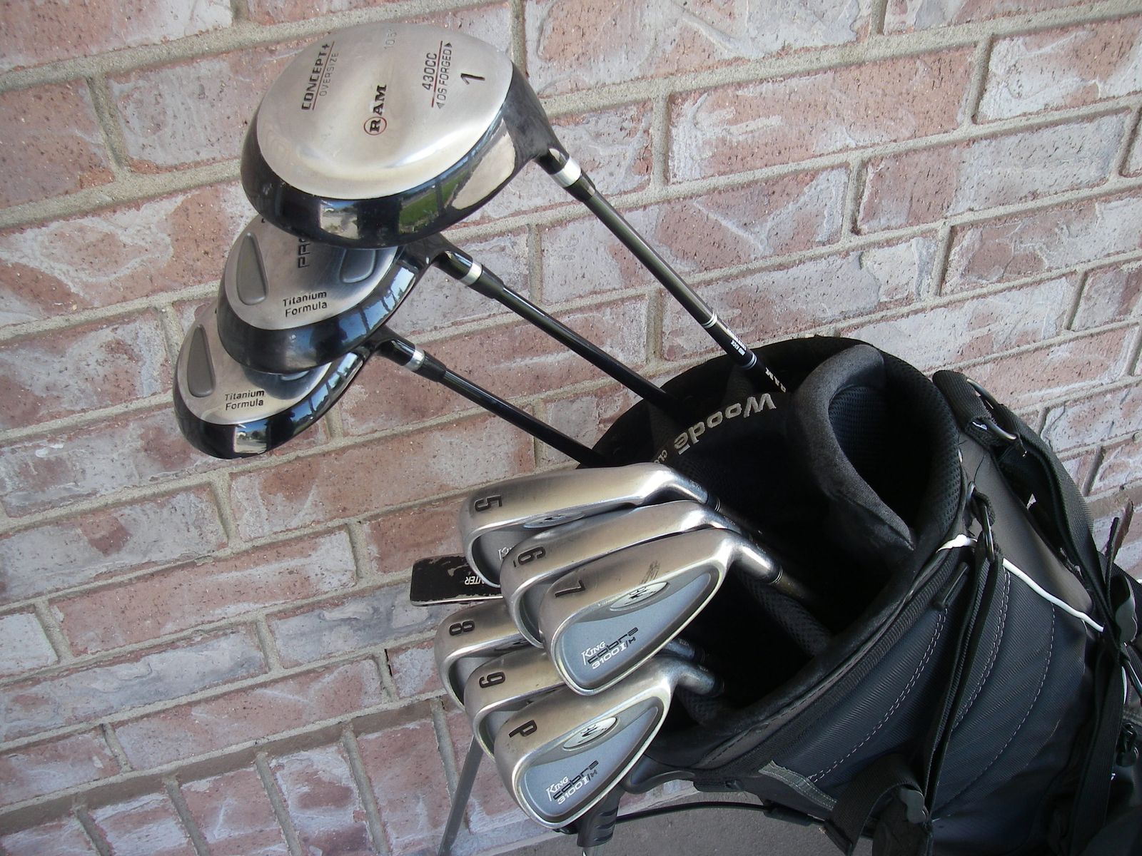 Mens KING COBRA 3100 I/H St St Golf Clubs Set, Senior Flex Graphite Shafts, OGIO WOODE Stand Bag, RH