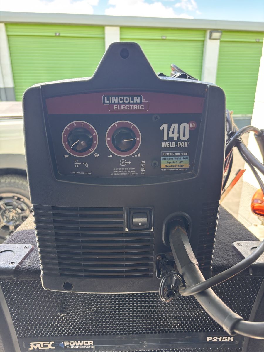 Hardly Used, Like New Lincoln 140 Welder