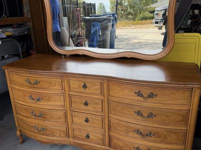 Vintage Dixie Dresser w Mirror
