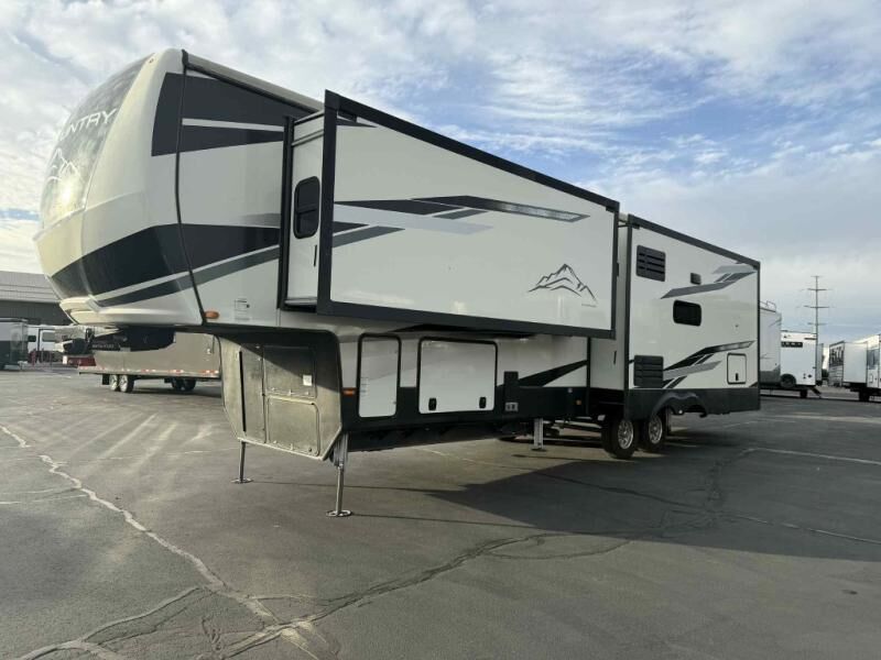 Used 2022 Heartland Big Country 3560 SS
