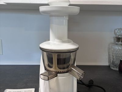 Hurom Slow Juicer