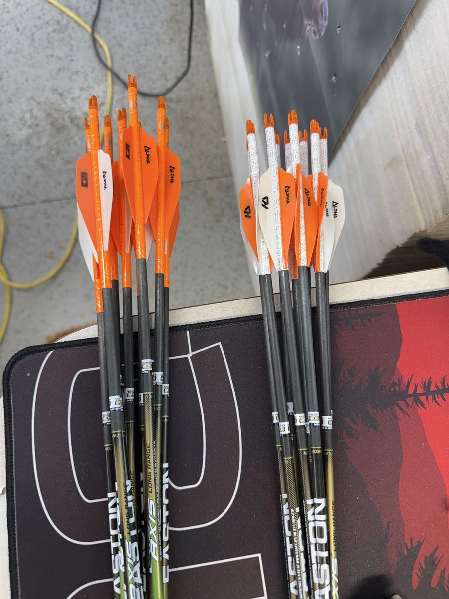 Easton Axis Long Range Arrows - Carbon, Orange/White Fletching