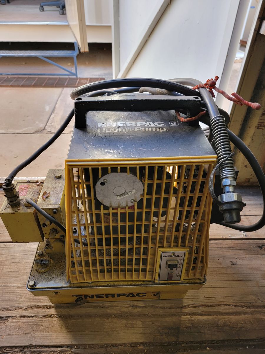 Enerpac Electrohydolic Power Unit w/ Rams