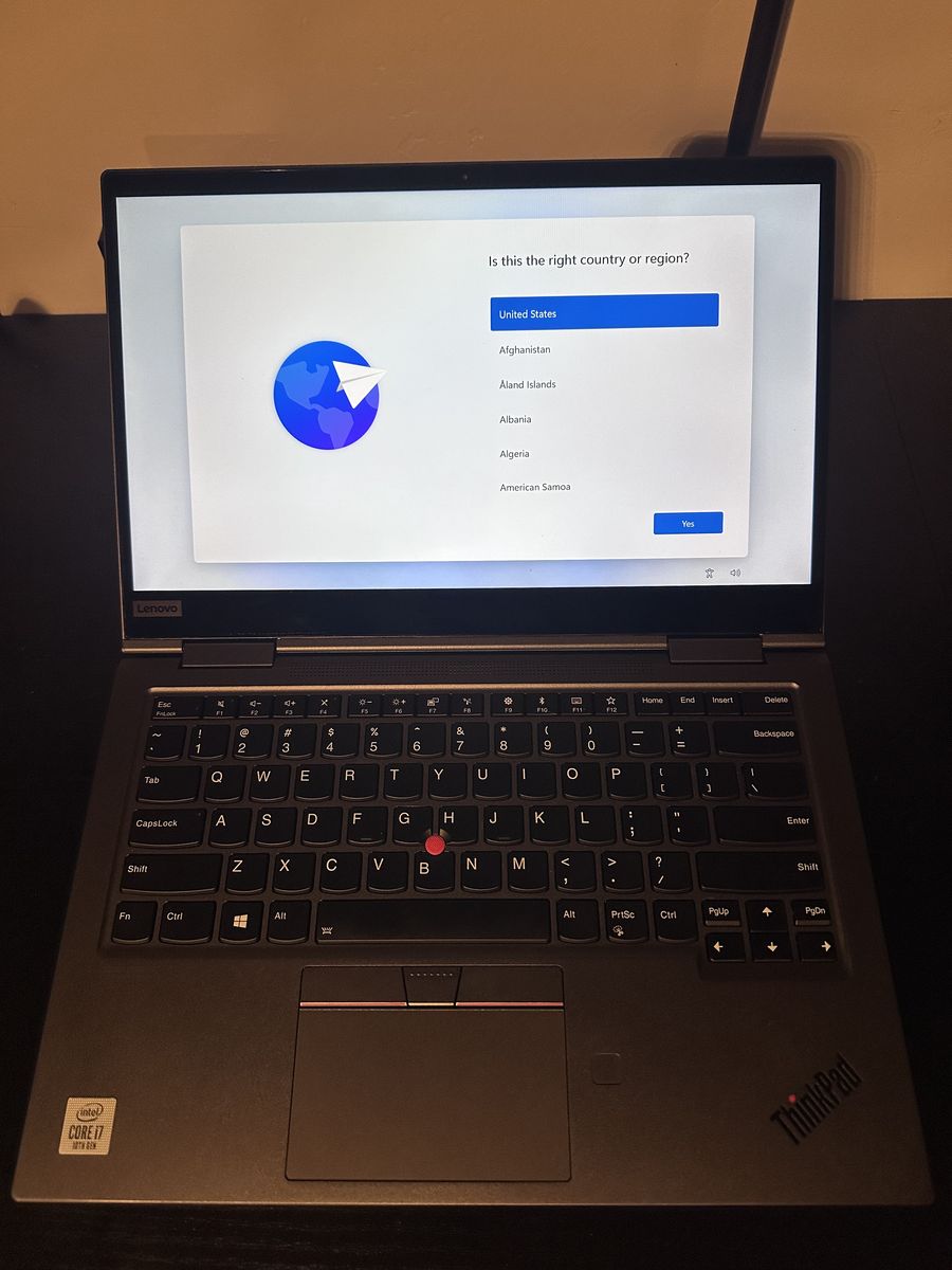 i7 10th gen 16gb ram 512gb storage X1 Yoga