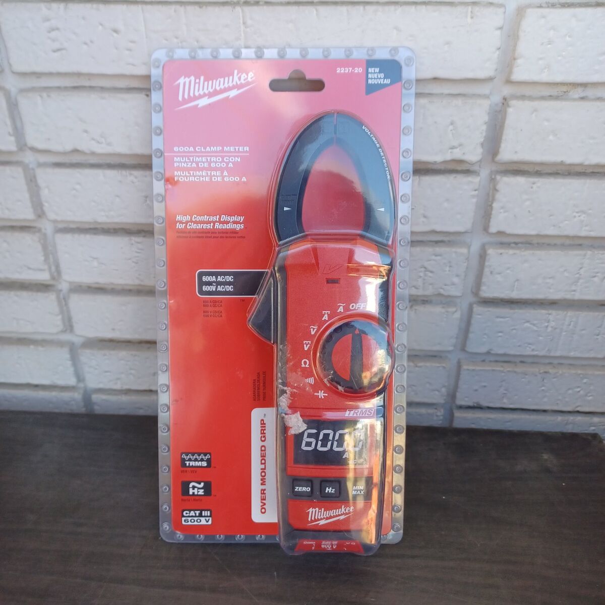 Milwaukee 600 amp AC/DC clamp meter