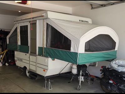Viking Pop-Up Camper (2001)