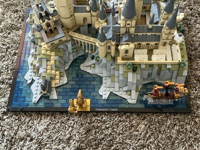 LEGO 71043 Harry Potter Hogwarts Castle and grounds (like new) Complete Microscale Model