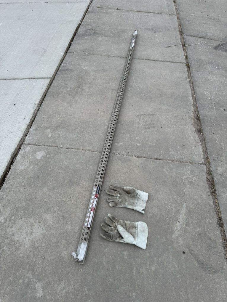 L-shaped Aluminum Tile Edging 3/8 X 98.5