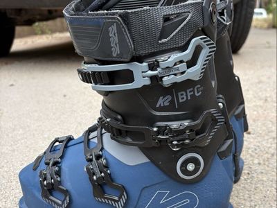 K2 BFC 100 Gripwalk Ski Boots - Men's Blue/Black - CushFit Plus, Apres Mode, Microlocking Buckles - size 26.5