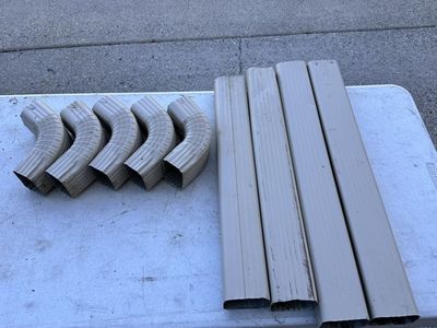 Aluminum Downspout With B-Elbows