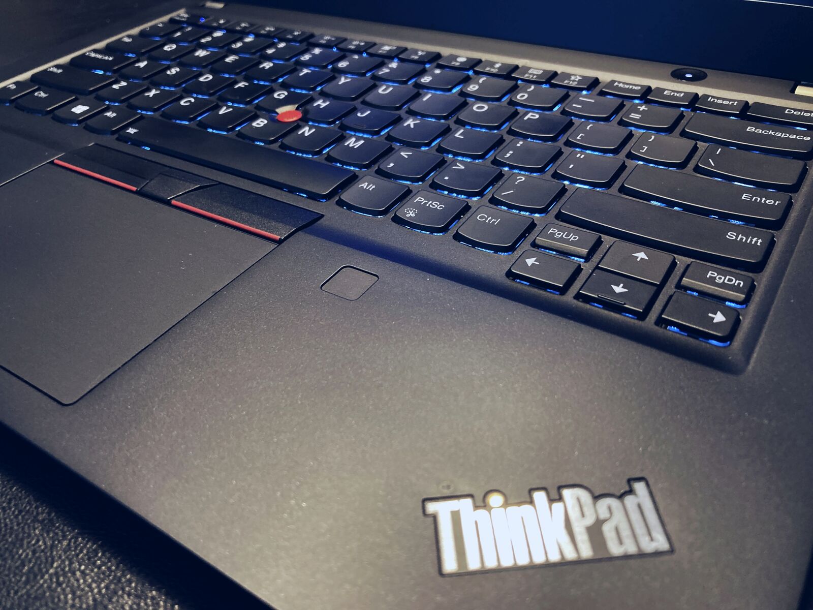 Lenovo ThinkPad T495s Laptop, 256 Gb SSD, 2Gb dedicated VRAM, 8 Gb RAM, 1920x1080 res