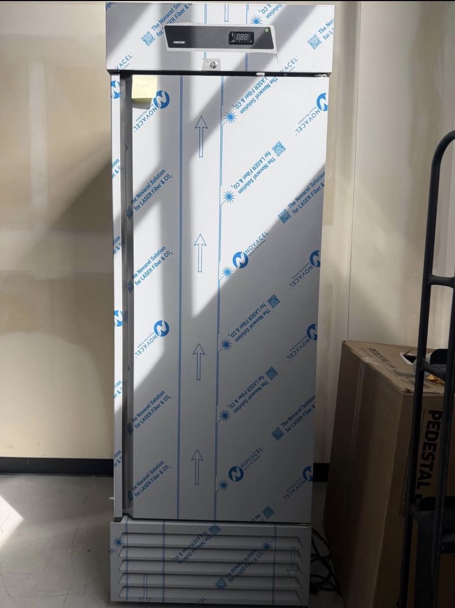 New scratch and dent commercial Kutano 1-door reach-in freezer — Model KUTF1SS