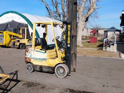 HYSTER LOW HOUR FORKLIFT