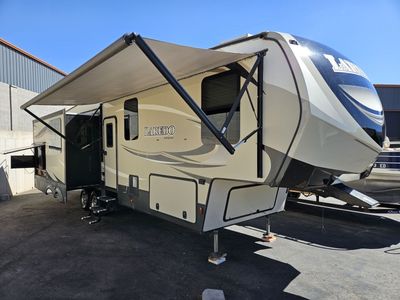 2017 Keystone Laredo 325RL Everything Works! Auto Level! Three Slides! Clean Title! Washing Machine!