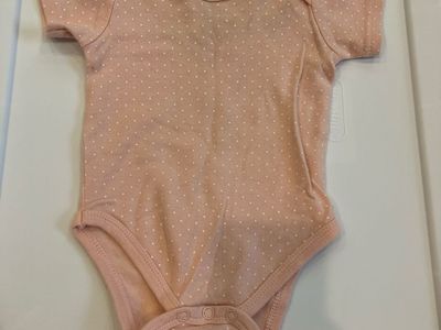 Baby girl onesie (3-6 months)