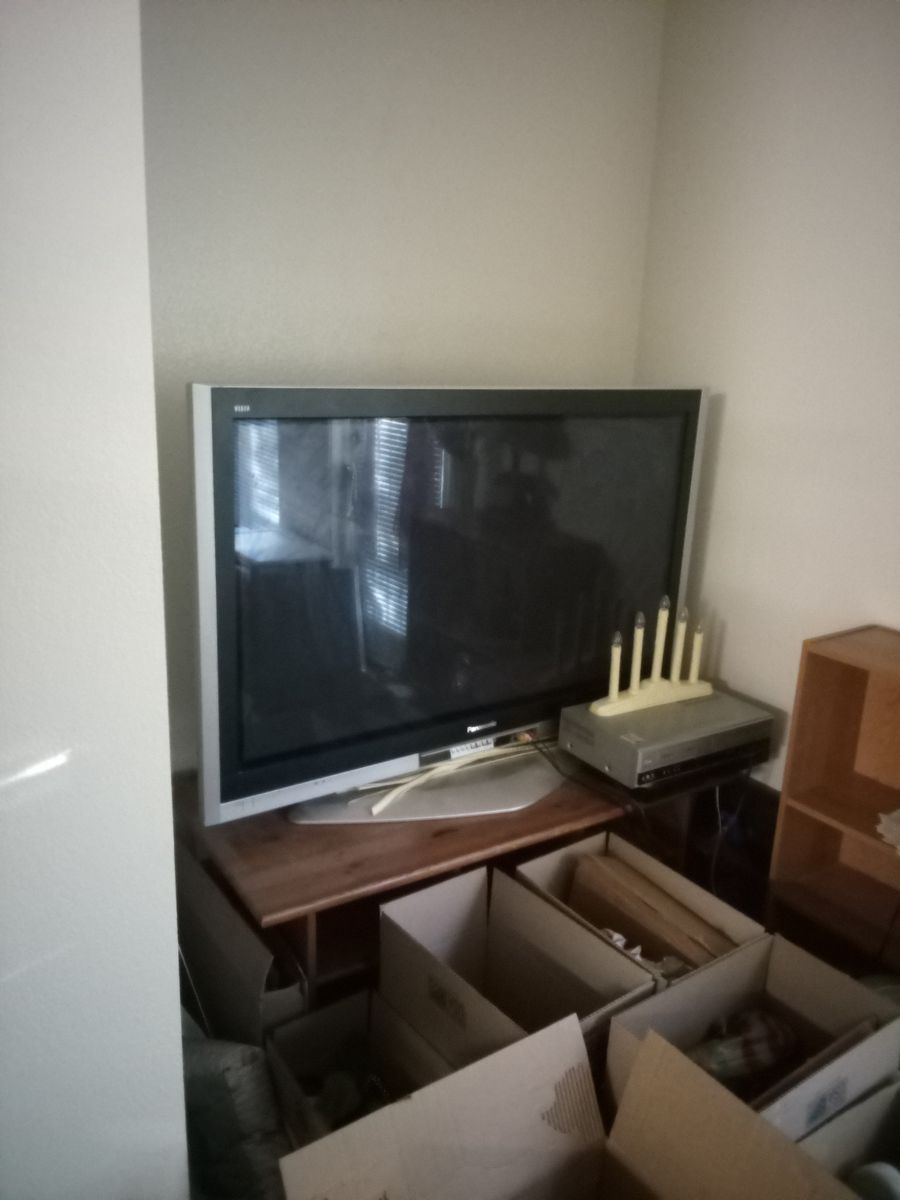 57 INCH TV