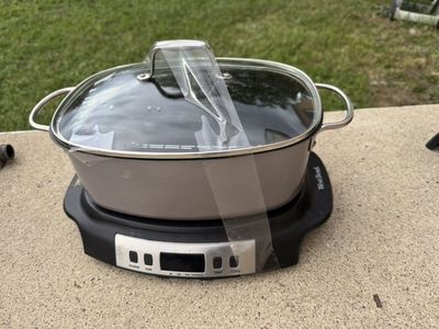 West Bend electric versatility oval-shaped 6 Quart programmable slow cooker