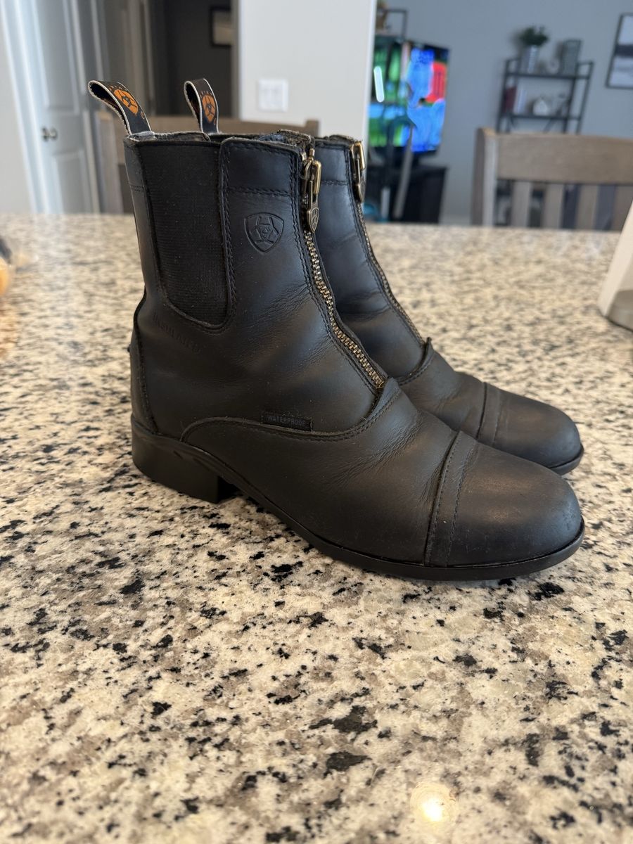 Ariat Women’s Paddock Boot size 7.5