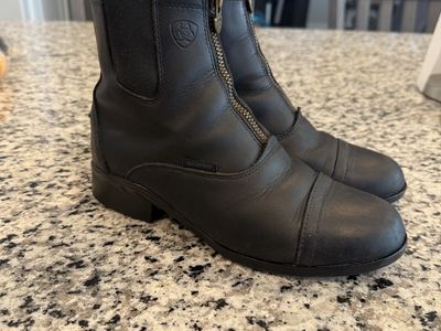 Ariat Women’s Paddock Boot size 7.5