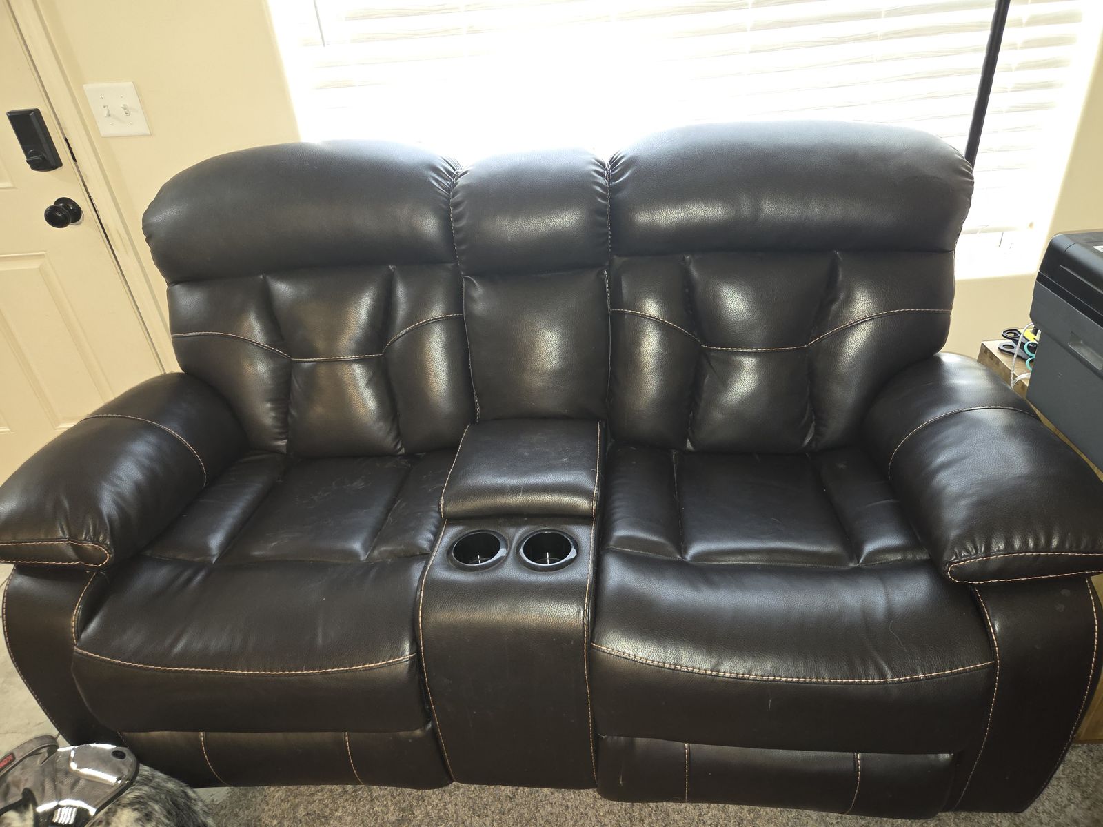 Dual recliner.