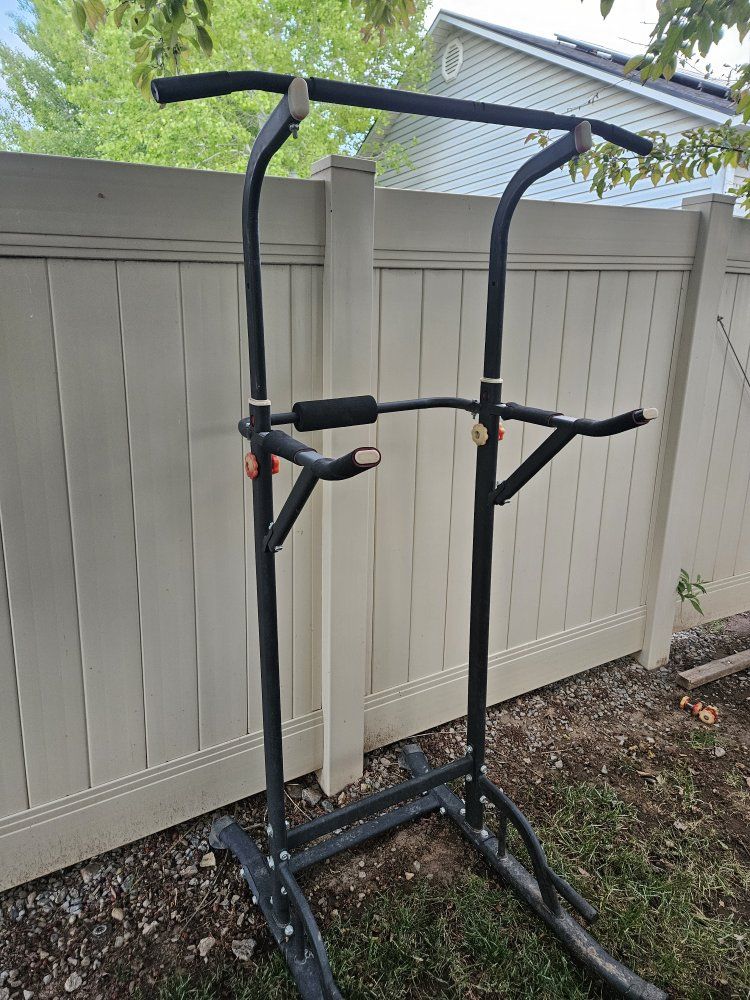 Pull-up and dip station