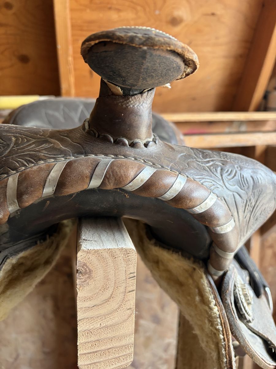 Vintage Tooled Leather Western Saddle
