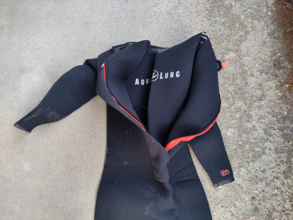 Men's Aqua Lung Diving suit with boots & Mask
