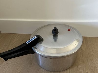 Nice Pressure Cooker