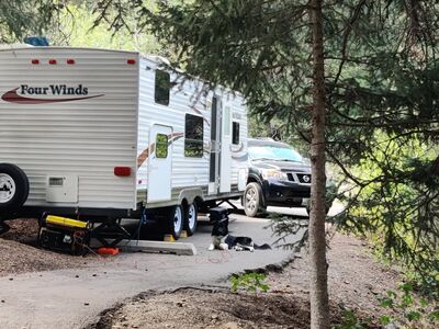 2010 Dutchmen Four Winds – 28ft Travel Trailer