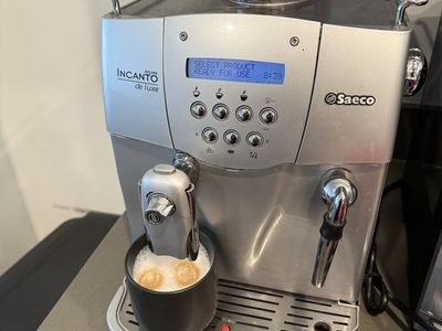 Saeco Incanto Deluxe Automatic Coffee Machine