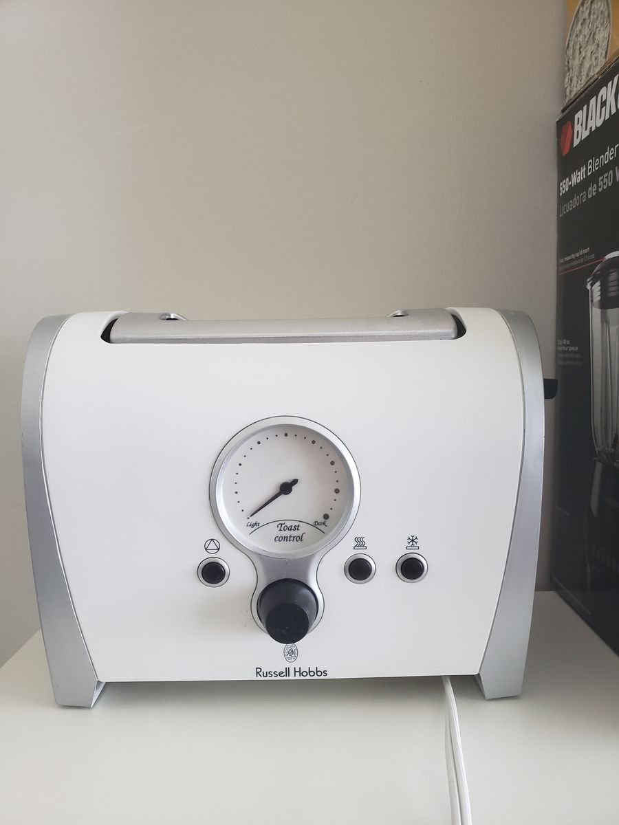 Russell Hobbs White/Silver 2-Slice Toaster with Toast Control Dial