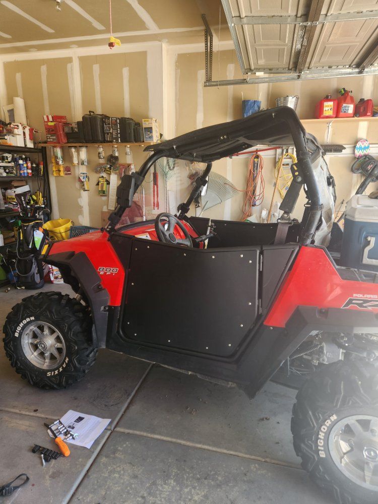 Polaris RZR 800 EFI Red/Black UTV Used with Doors
