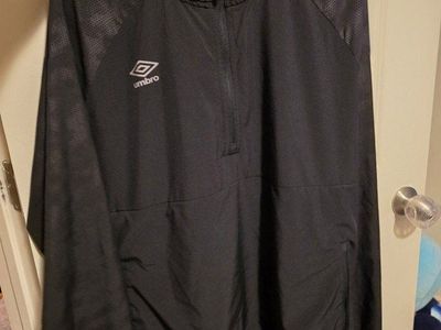 Umbro Men's Xl windblocker
