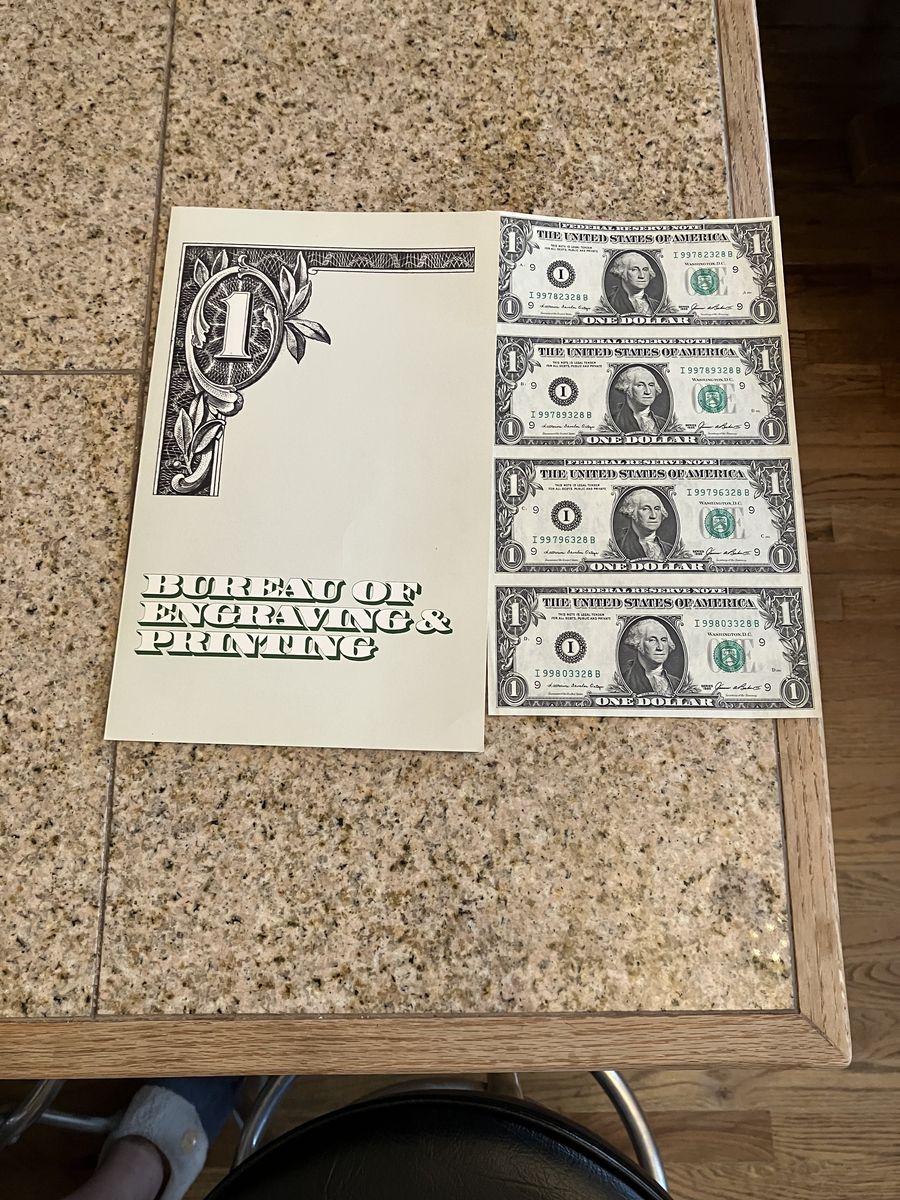 Uncirculated uncut currency