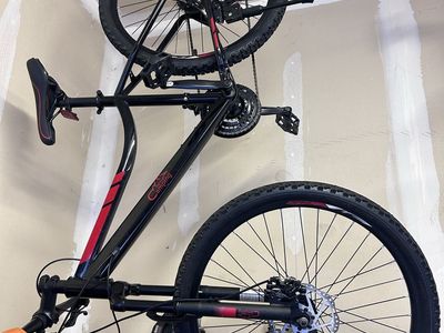 Survivals Camping Mountain Bike - Black and Red with Disc Brakes