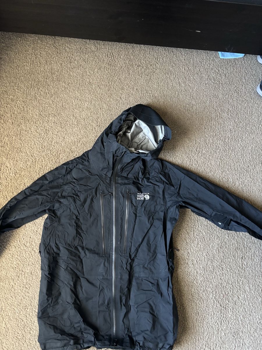 Large mountain hardwear shell