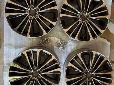OEM 20" Toyota Grand Highlander Hybrid MAX Platinum Wheels (Set of 4) – New Take-offs