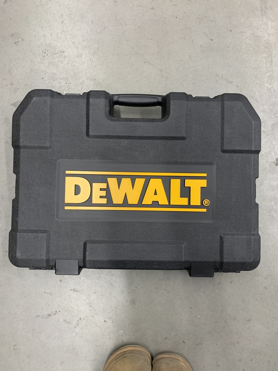 DEWALT Mechanics Tool Set (247-Piece)