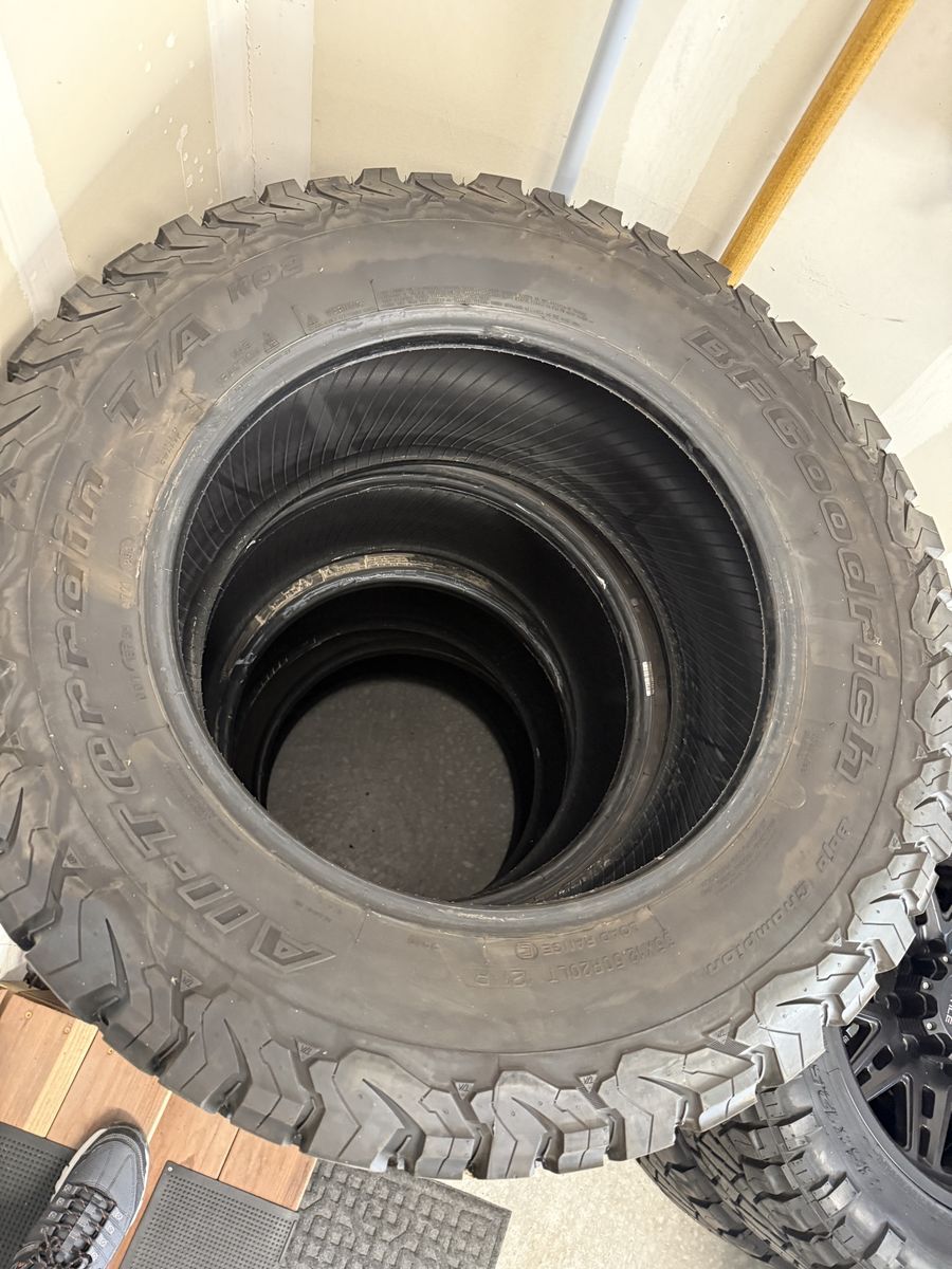 Main image 3