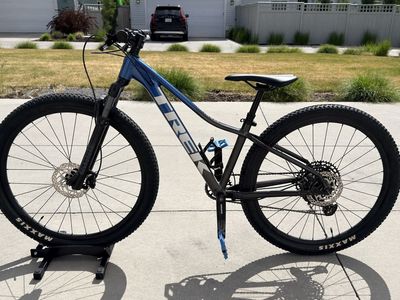 2022 Trek Marlin 8 - XSmall Frame