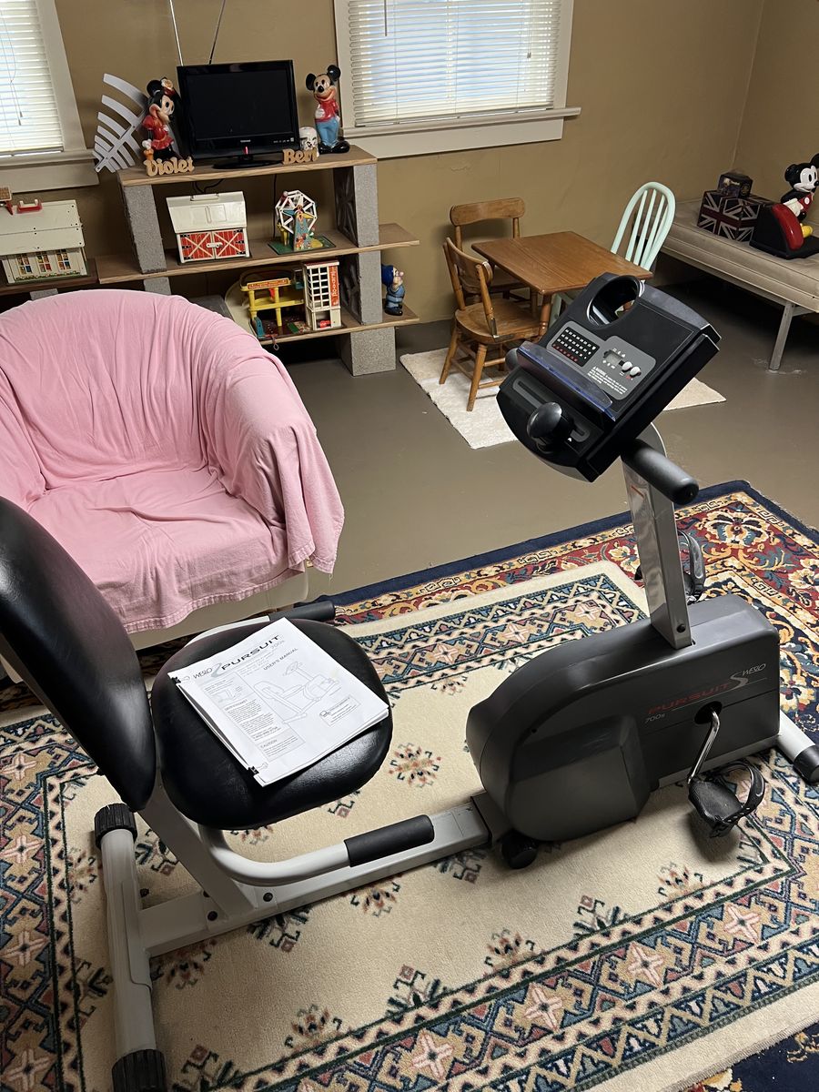 Stationary exercise bike